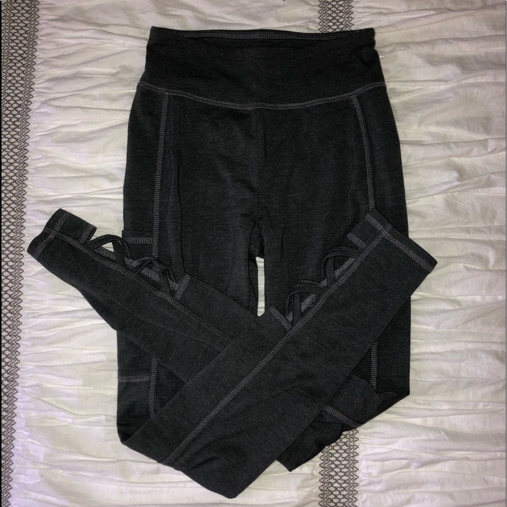 Hollister yoga pants (leggings)